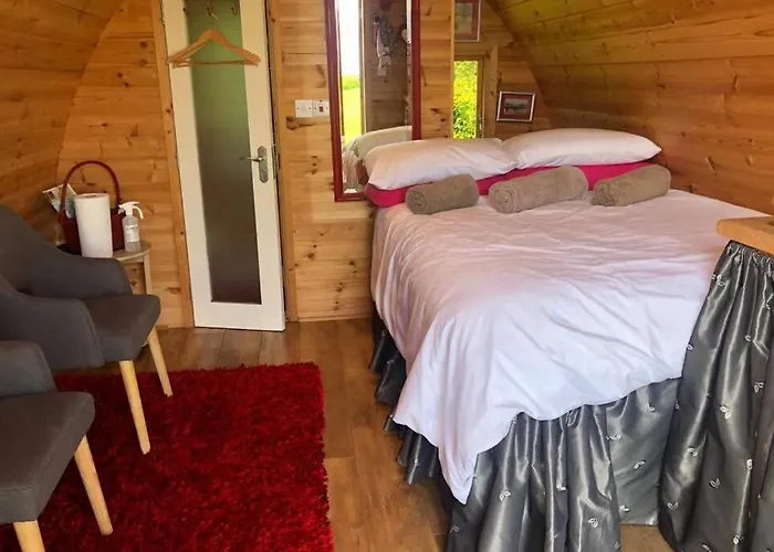 度假居 River View Log Cabin Pod - 5 Star Glamping Experience